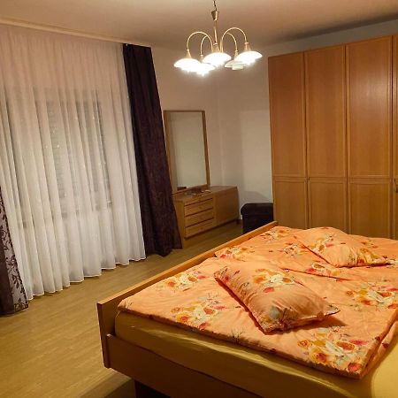 Idyllische Ferienwohnung mit Garten und Pool in Wasgau-Region an französischer Grenze Pool ist nicht beheizt wird nur im Sommer geöffnet und steht zur eigenen Verfügung Pirmasens Exterior foto
