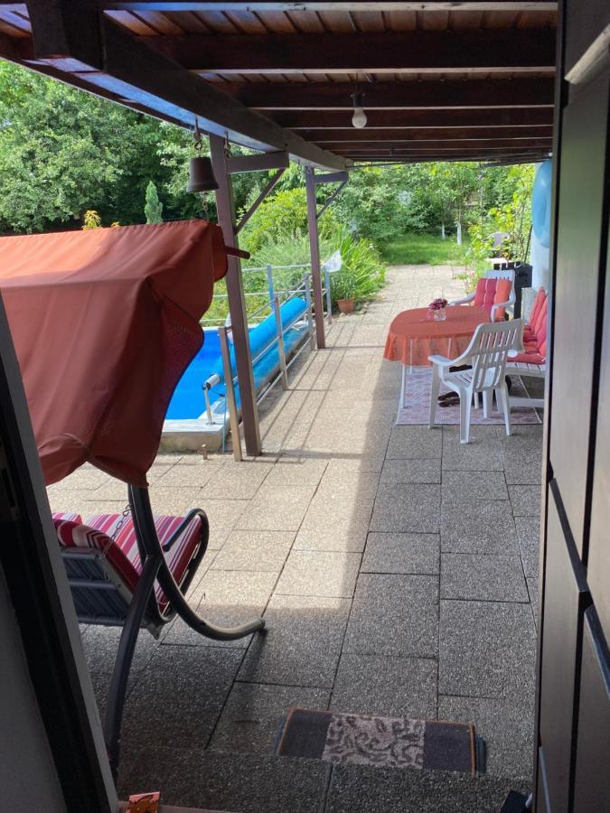 Idyllische Ferienwohnung mit Garten und Pool in Wasgau-Region an französischer Grenze Pool ist nicht beheizt wird nur im Sommer geöffnet und steht zur eigenen Verfügung Pirmasens Exterior foto