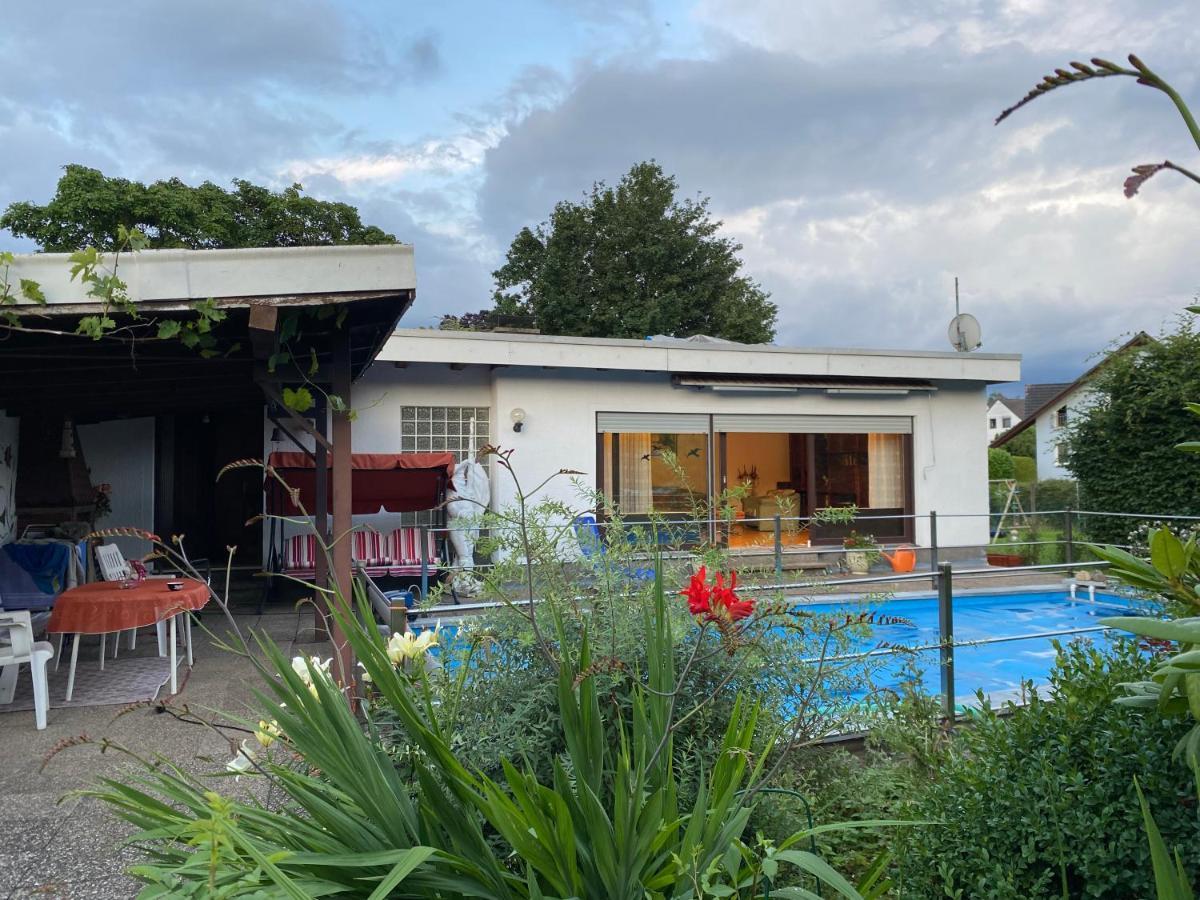 Idyllische Ferienwohnung mit Garten und Pool in Wasgau-Region an französischer Grenze Pool ist nicht beheizt wird nur im Sommer geöffnet und steht zur eigenen Verfügung Pirmasens Exterior foto
