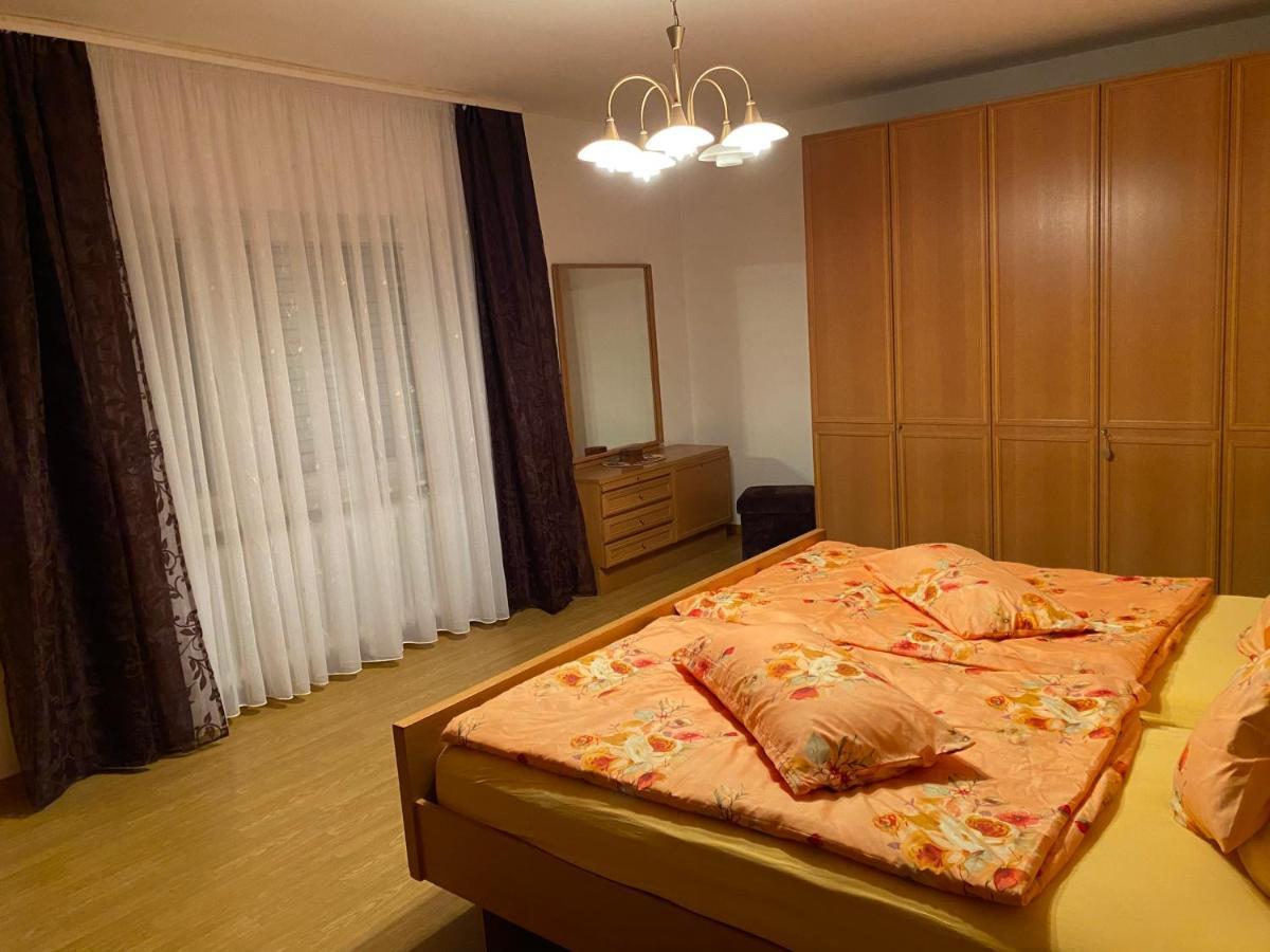 Idyllische Ferienwohnung mit Garten und Pool in Wasgau-Region an französischer Grenze Pool ist nicht beheizt wird nur im Sommer geöffnet und steht zur eigenen Verfügung Pirmasens Exterior foto