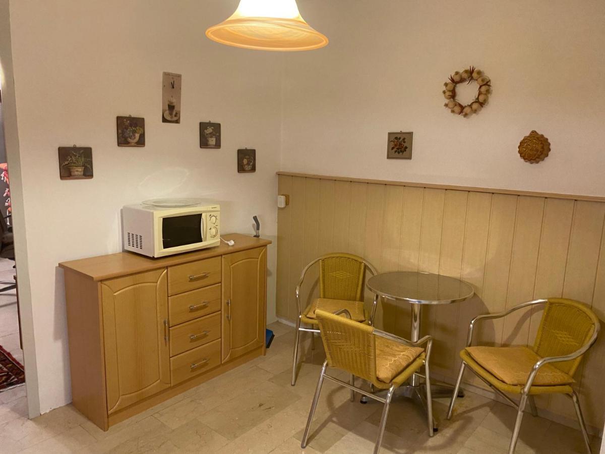 Idyllische Ferienwohnung mit Garten und Pool in Wasgau-Region an französischer Grenze Pool ist nicht beheizt wird nur im Sommer geöffnet und steht zur eigenen Verfügung Pirmasens Exterior foto