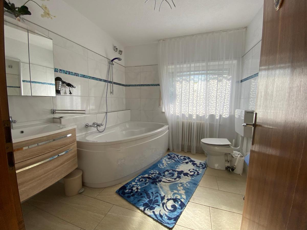 Idyllische Ferienwohnung mit Garten und Pool in Wasgau-Region an französischer Grenze Pool ist nicht beheizt wird nur im Sommer geöffnet und steht zur eigenen Verfügung Pirmasens Exterior foto